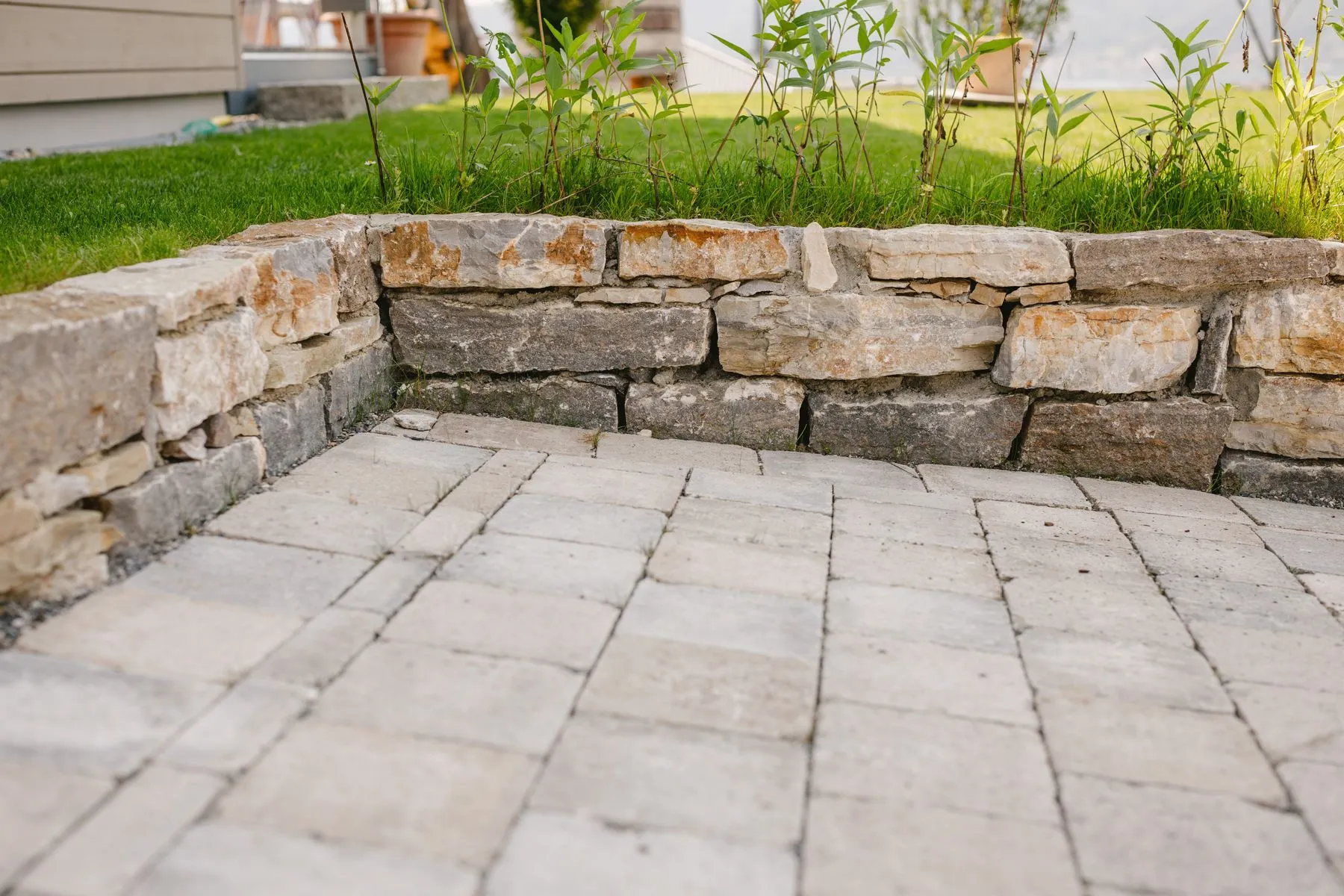 Terrassengarten mit Trockenmauern – Foto 12 von 14