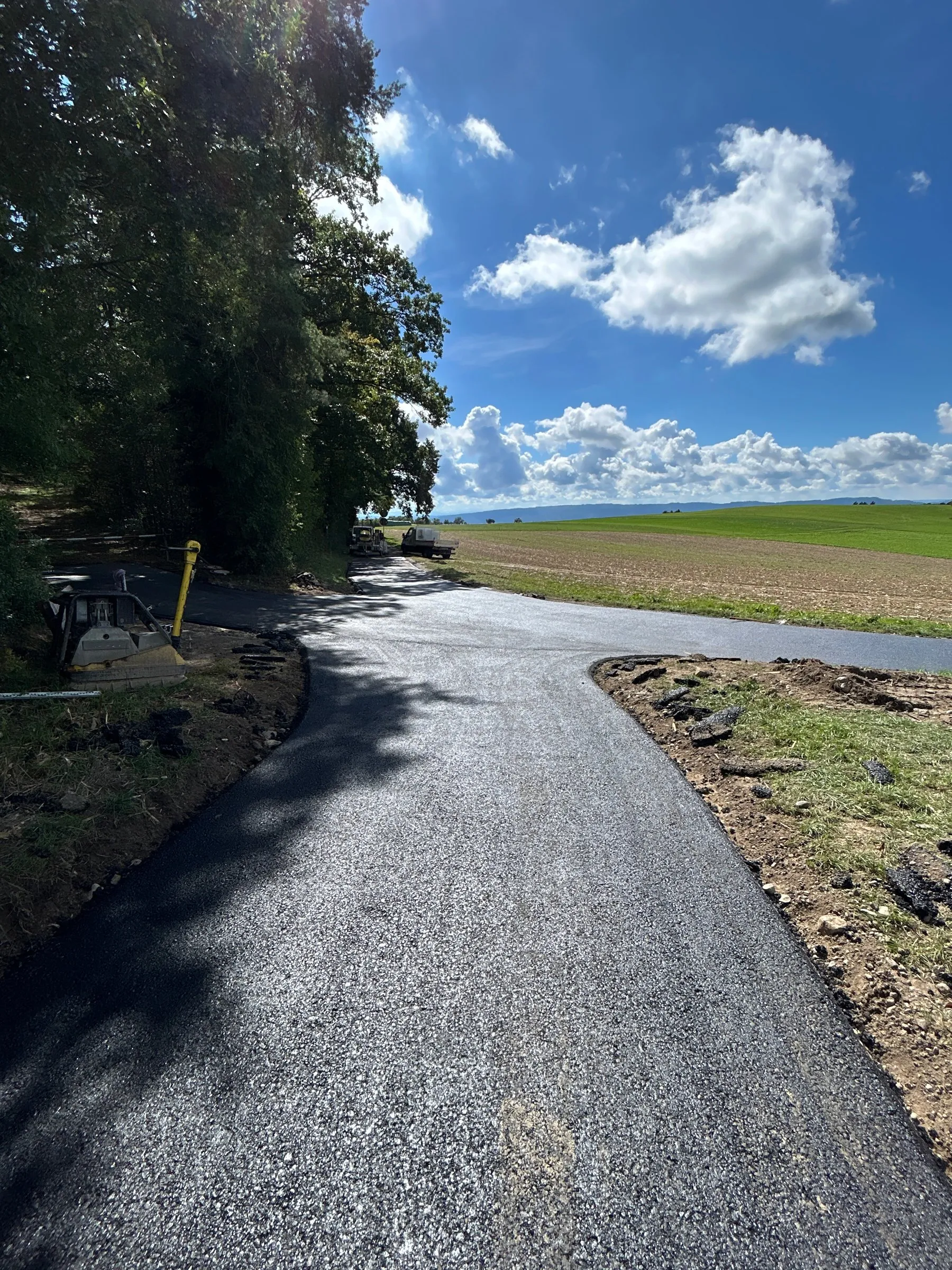 Asphaltierung eines Wirtschaftswegs – Foto 4 von 4